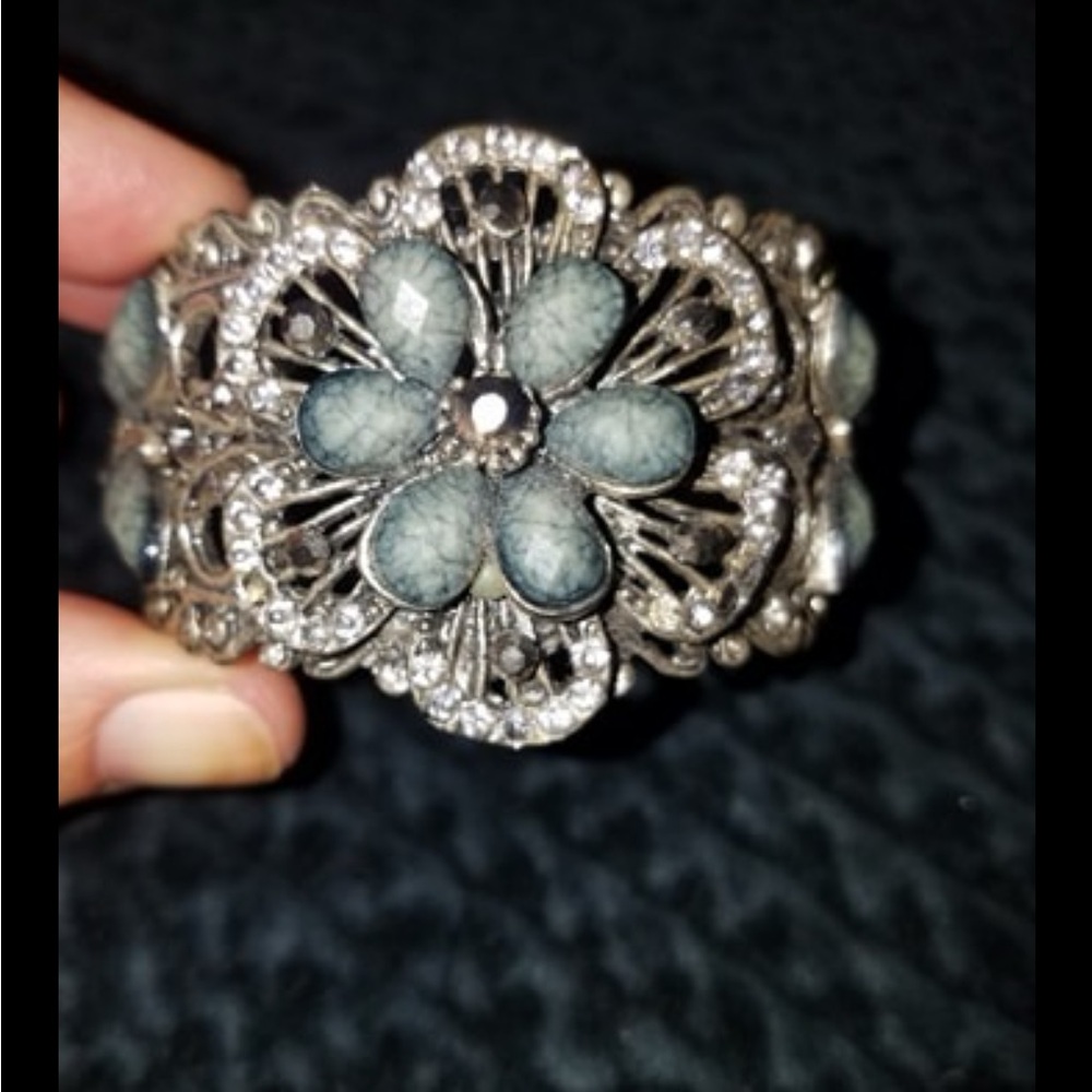 Elegant Silver Floral Bracelet